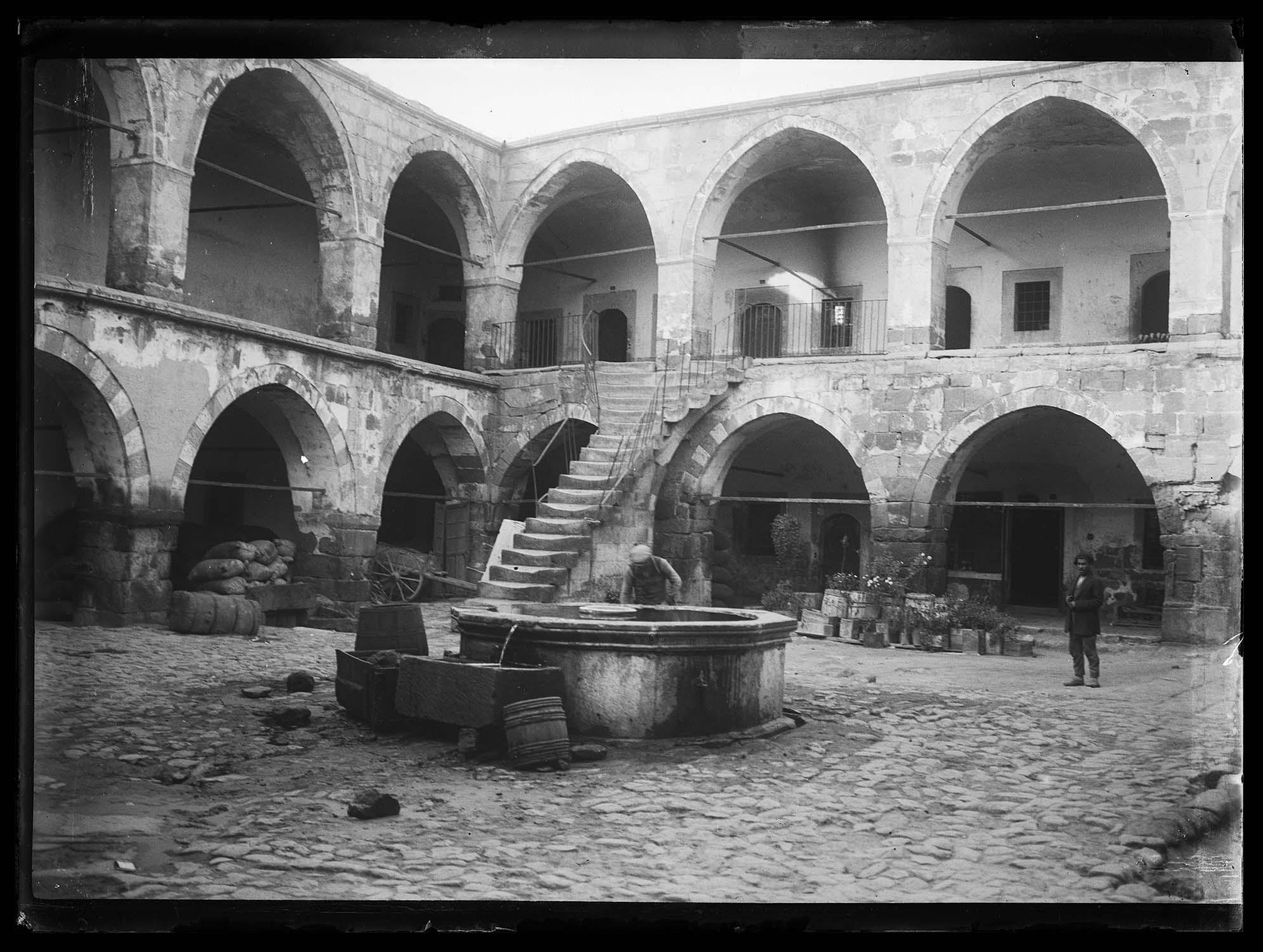 Vue intérieure de la cour